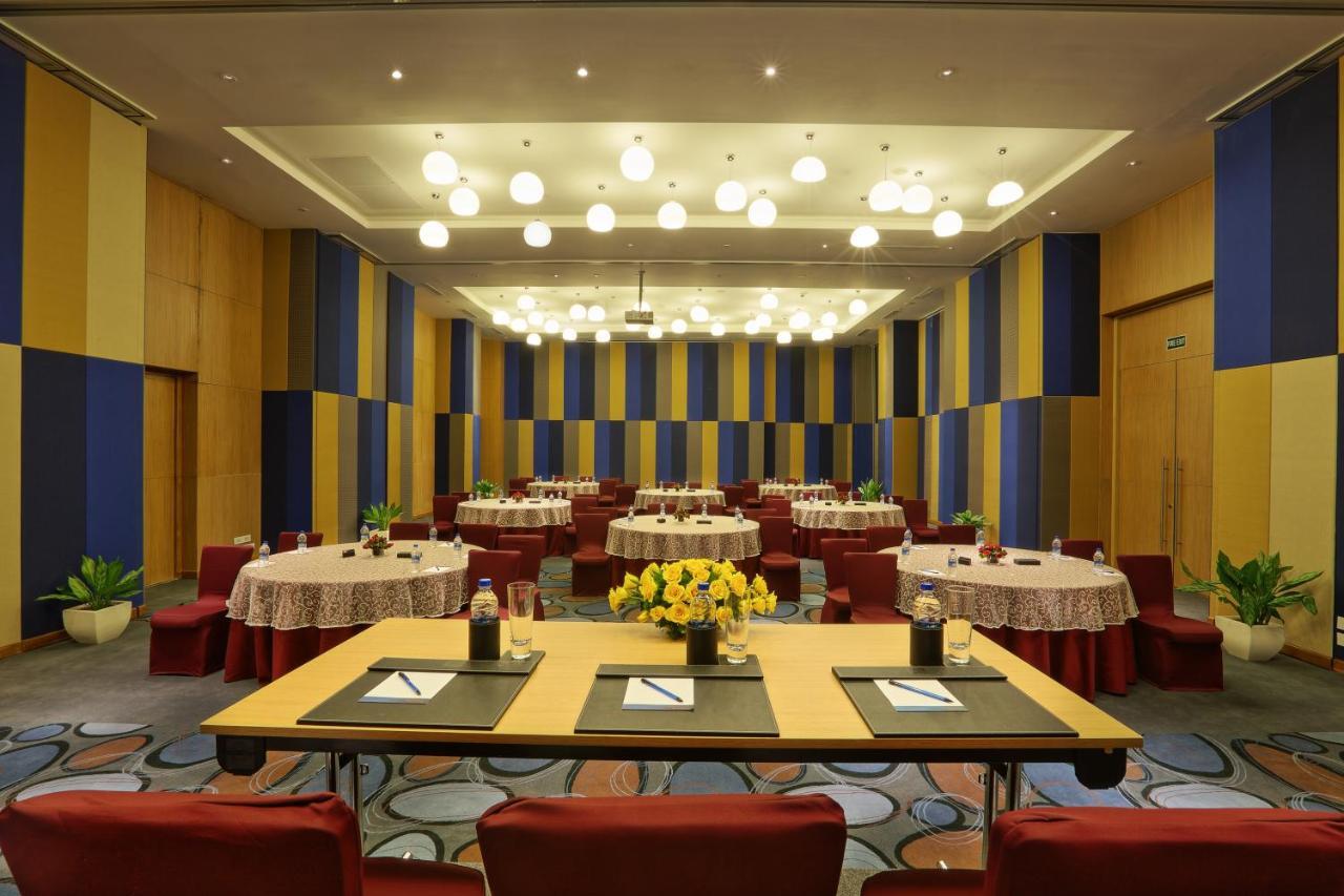 Novotel Sipcot 5*