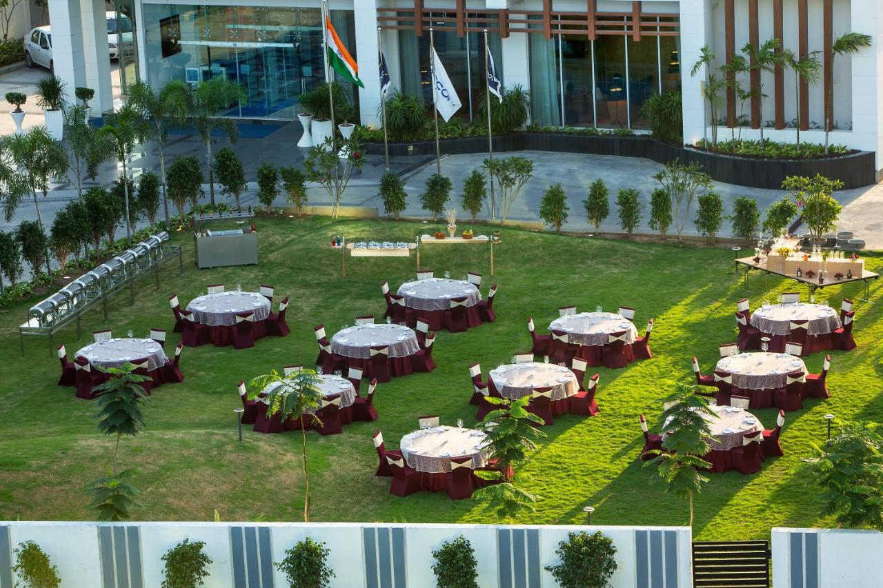 Hotel Novotel Sipcot 5*